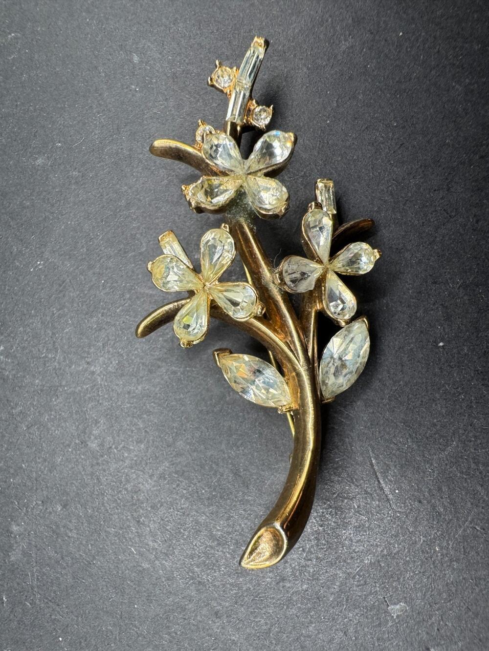 VTG 1951 TRIFARI PAT PEND Alfred Philippe Clear Rhinestone Star Flower Brooch